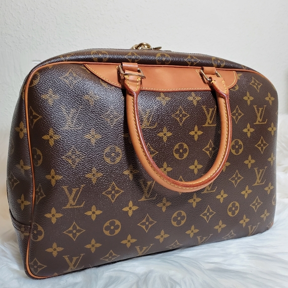 Authentic Louis Vuitton Deuville - Picture 3 of 17